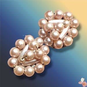 Vintage Signed Hong Kong Silver Tone Pink Pearl Cluster Clip-On Earrings 430